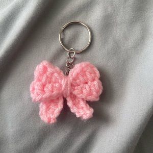 Crochet pink bow 🎀 keychain